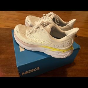 HOKA Clifton 8